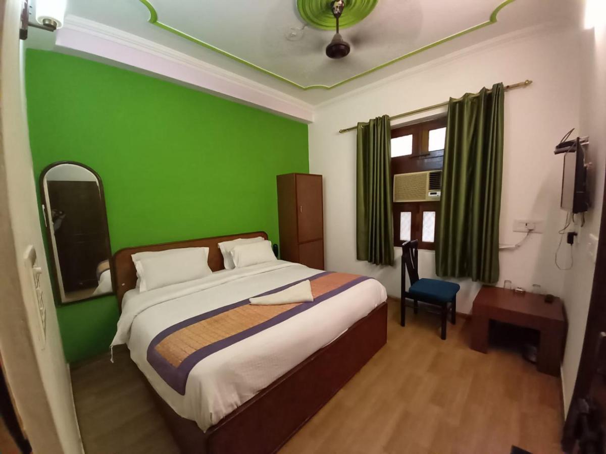 Hotel Shri Ram New Delhi Exterior photo