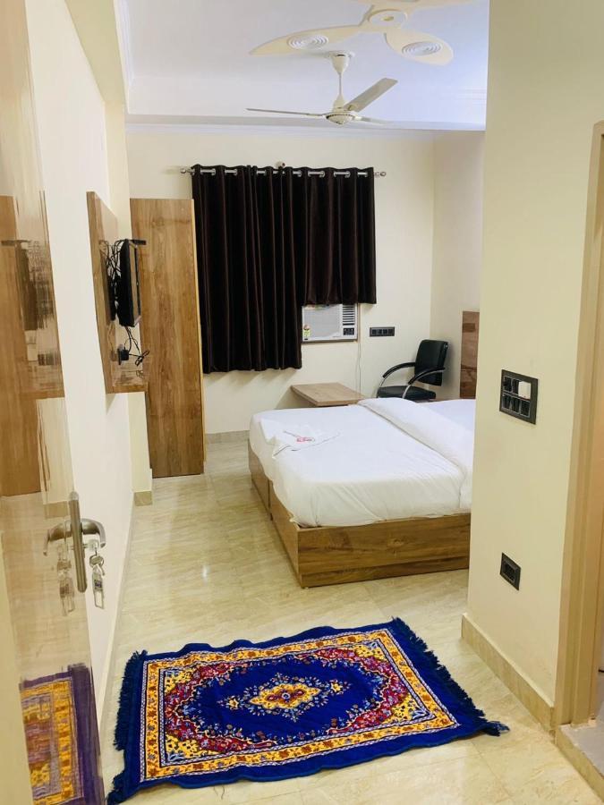 Hotel Shri Ram New Delhi Exterior photo
